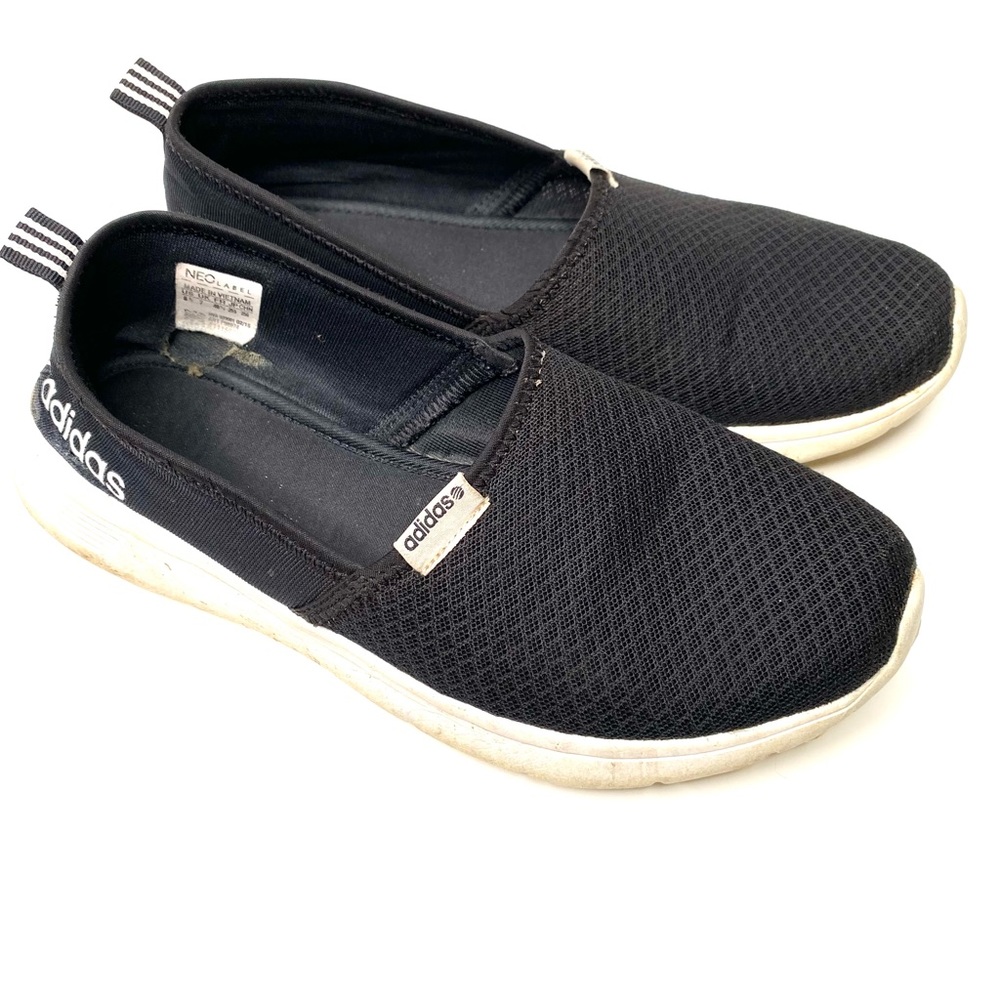 Adidas Women's Well Loved Slip-On Flat Shoes Size 9 Worn Out